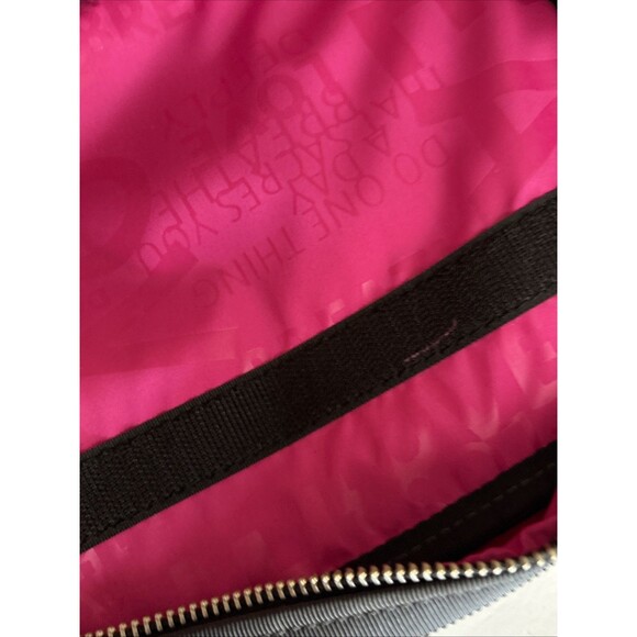 NWT Lululemon 1 Piece Gym Essentials Kit Gray Black Toiletry Makeup Travel Bag - Picture 9 of 13